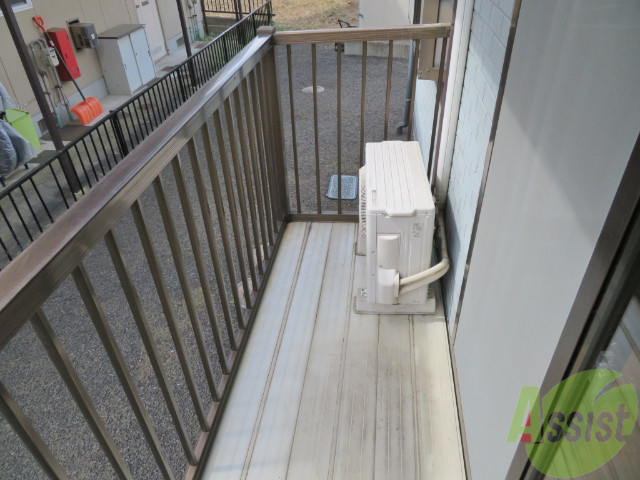 バルコニー　バルコニーは幅があり、広い印象を受けました。