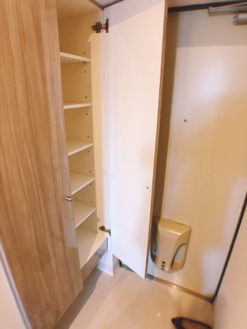 HillsSouthtower_内装_5