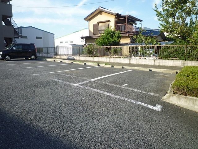 駐車場　敷地内駐車場