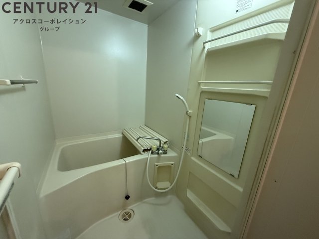 バス・シャワールーム　シンプルで機能的なユニットバスです！