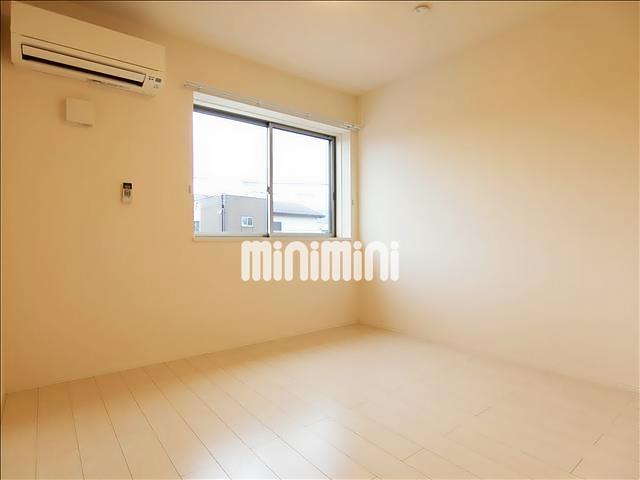 その他部屋・スペース　洋室にもエアコンがあります。