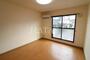 居室・リビング　同物件別部屋