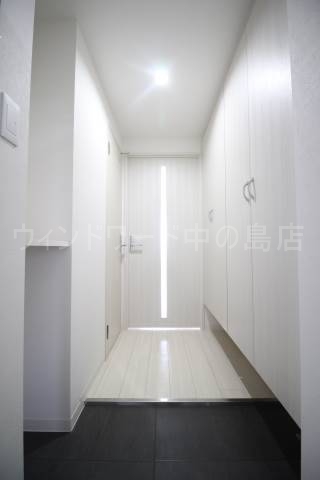 玄関　詳細は、ウィンドワード中の島までご相談下さい。