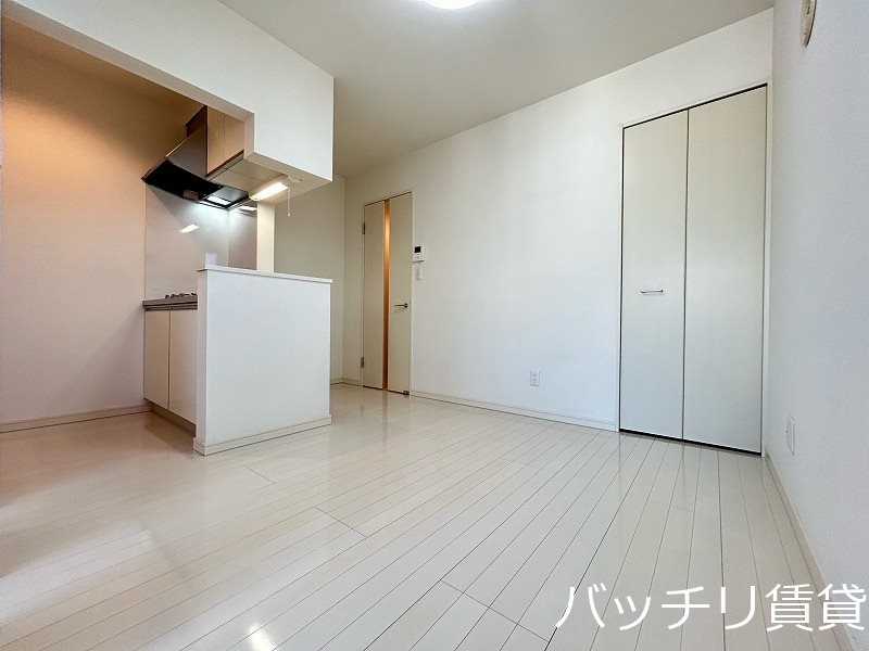 居室・リビング　別号室タイプの為、現状を優先致します。