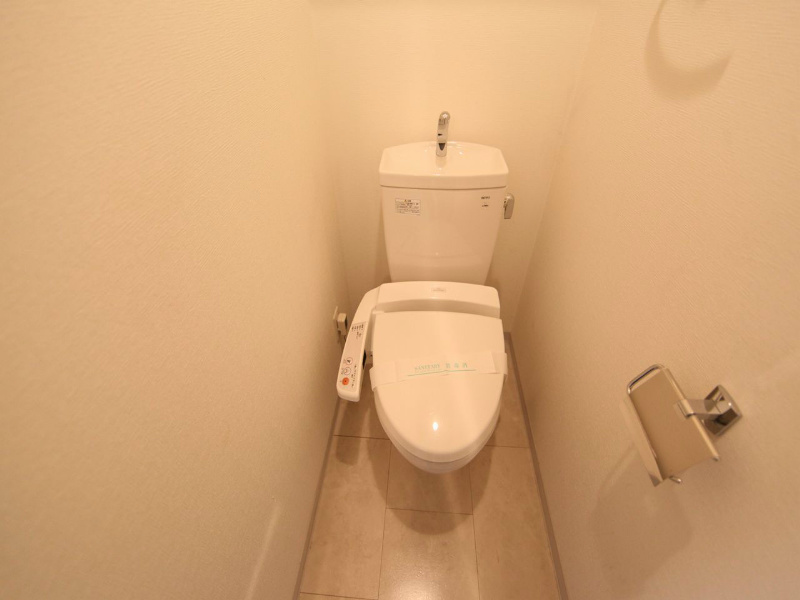 トイレ　温水洗浄暖房便座付トイレ