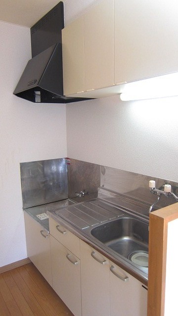 キッチン　キッチンのコンロはお好きなものを置いてください