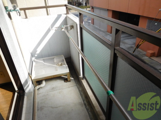 バルコニー　とっても明るいバルコニー