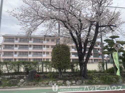 小学校　鳥飼小学校（久留米市）（小学校）まで1217m