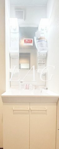 洗面設備　独立洗面台です。（同一仕様）