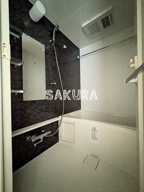 バス・シャワールーム　ご家族や長時間入浴に便利な追い炊き機能付きです♪