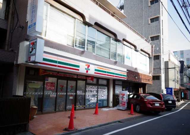 コンビニ　セブンイレブン　新宿高田馬場４丁目南店（コンビニ）まで233m