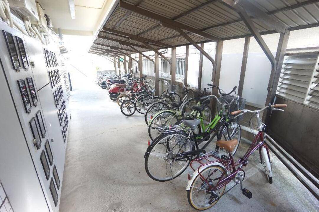 駐車場　駐輪場