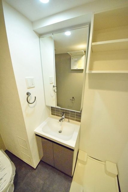 洗面設備　朝・晩の強い味方、独立洗面台♪