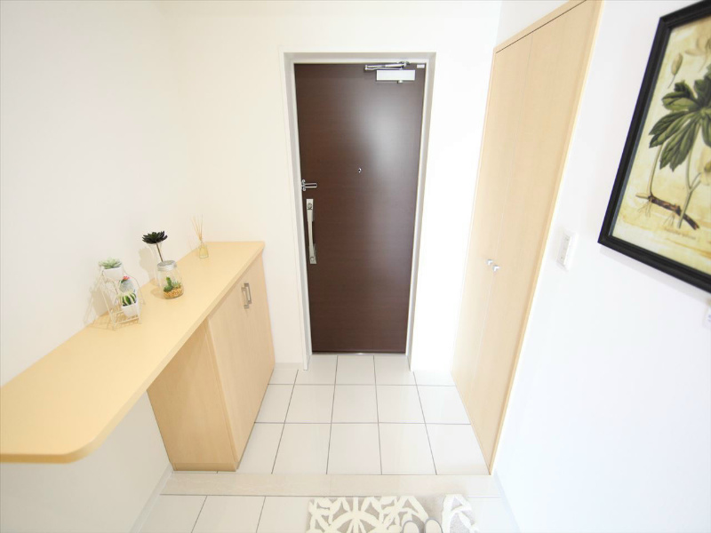 玄関　玄関　シューズボックス付　玄関収納有り　ダブルロック