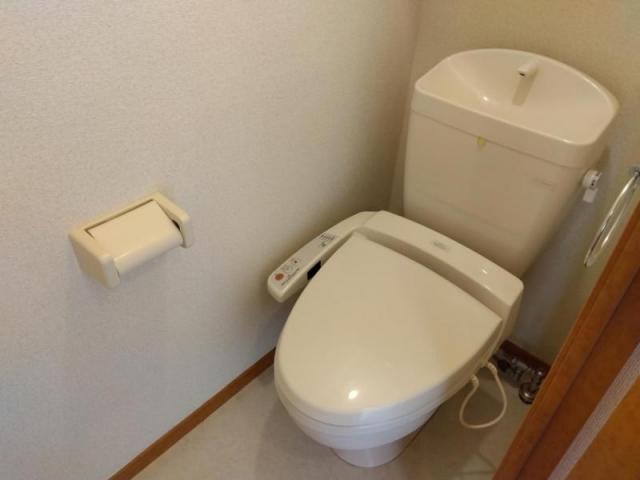 レオパレスラ スリーズのトイレ写真
