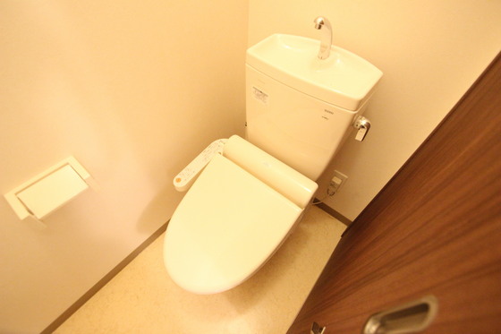 トイレ　※別号室の写真です