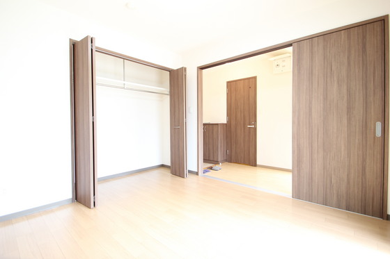 居室・リビング　※別号室の写真です