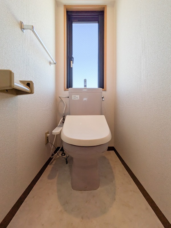 トイレ　嬉しい温水洗浄便座♪