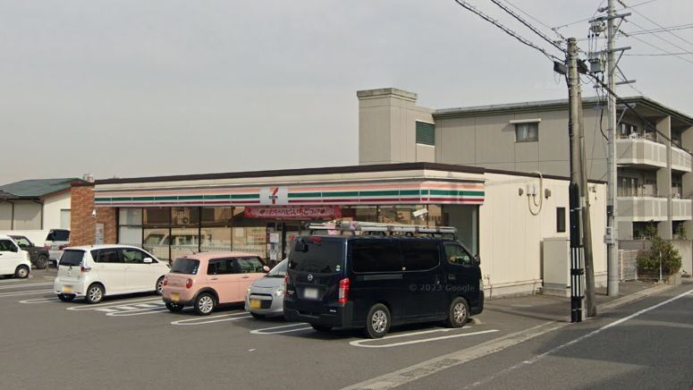 コンビニ　セブンイレブン半田雁宿町店（コンビニ）まで210m