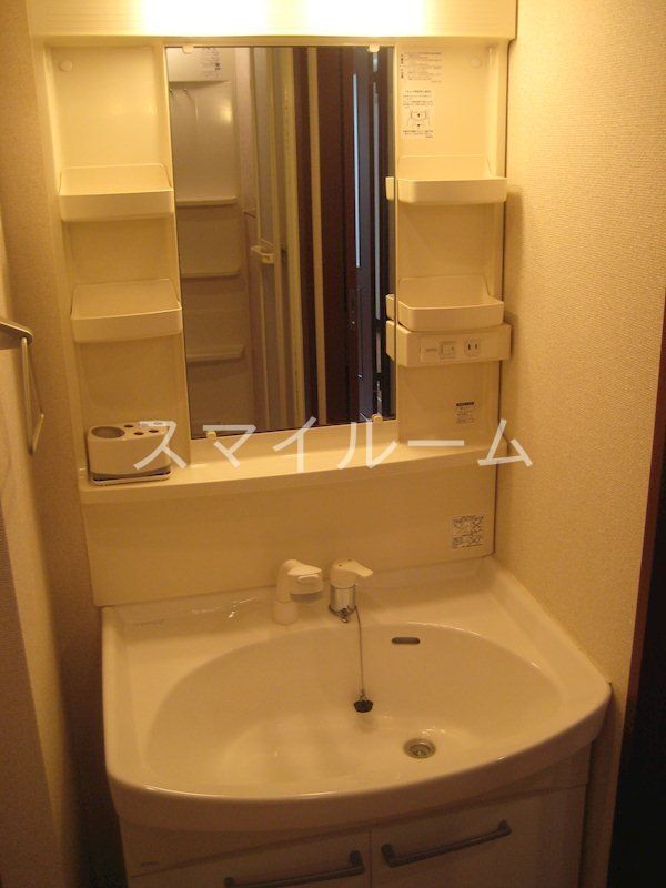 洗面設備　別部屋参考写真となります。