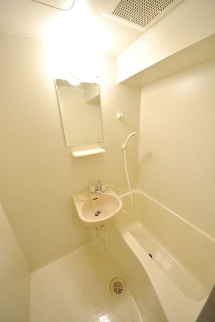 バス・シャワールーム　★ミニ洗面台付き★