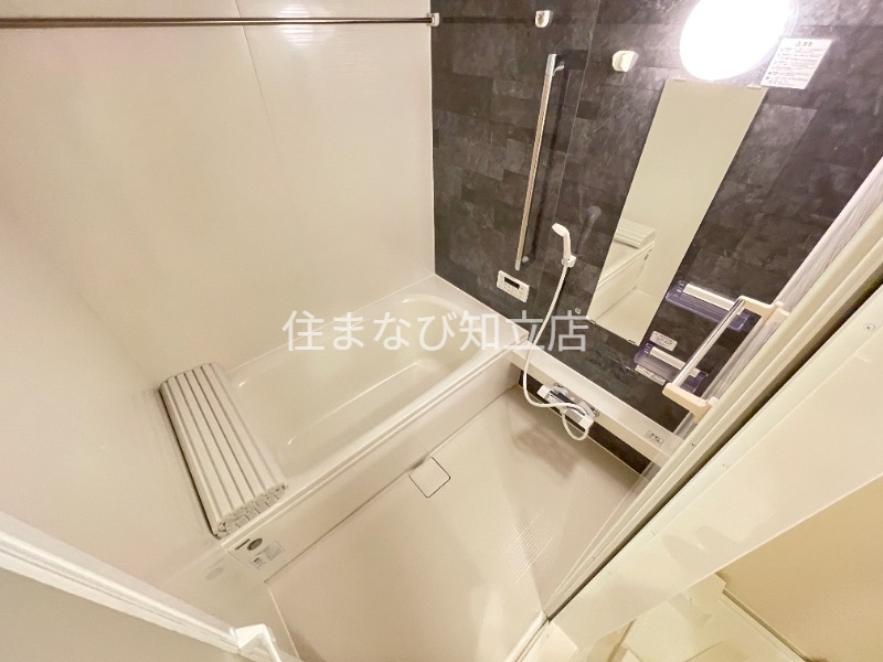 バス・シャワールーム　別部屋反転写真