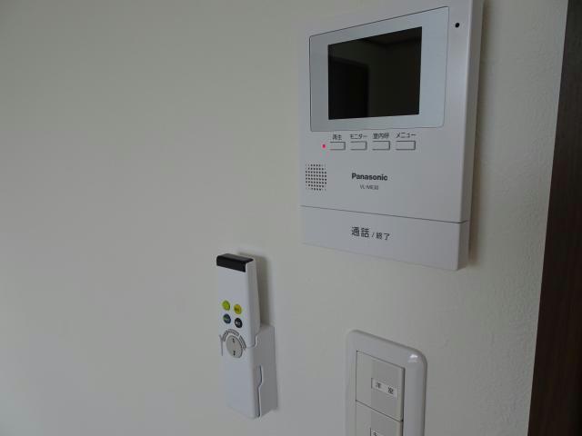セキュリティ　TVモニタ付きインターホン