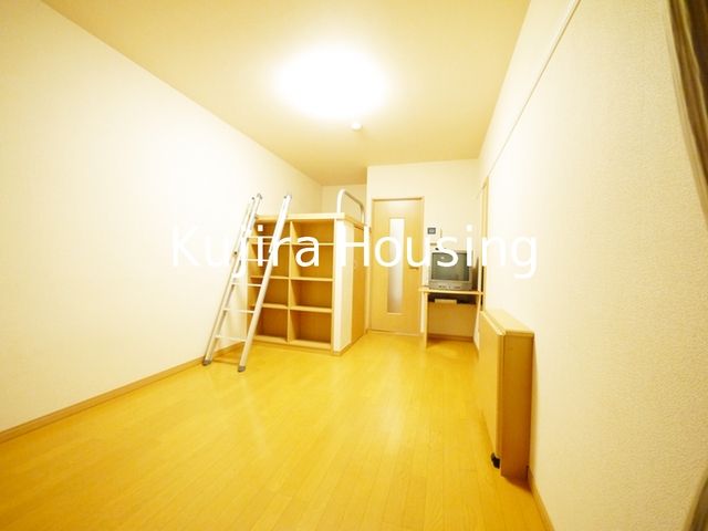 居室・リビング　★ベッドが備わったお部屋です★