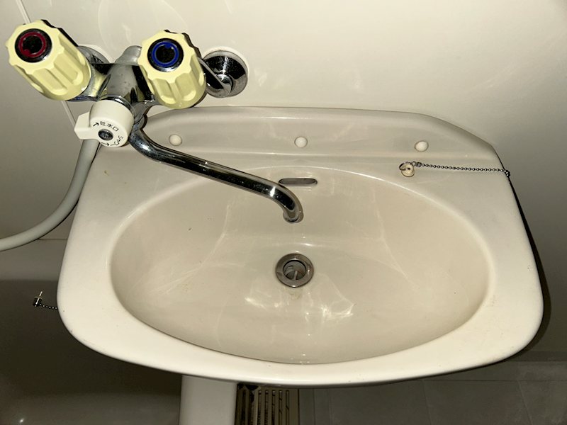 洗面設備　※写真は別号室です