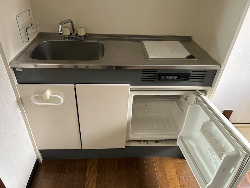 キッチン　※写真は別号室です