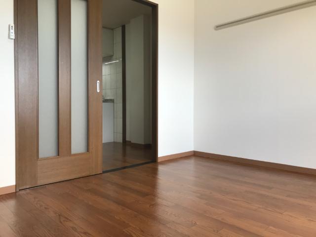 居室・リビング　室内