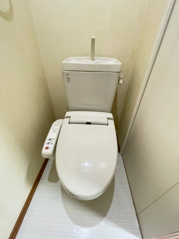 トイレ　※別部屋参考写真