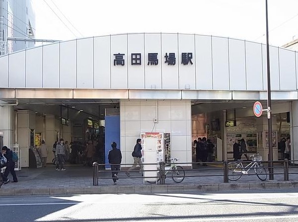 コンビニ　セブンイレブン（コンビニ）まで562m