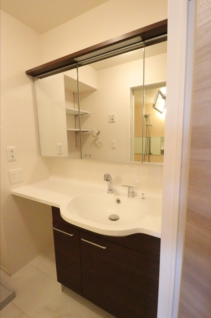 洗面設備　洗髪洗面化粧台