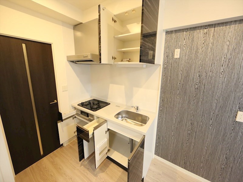 キッチン　システムキッチン（ガス3口コンログリル付）