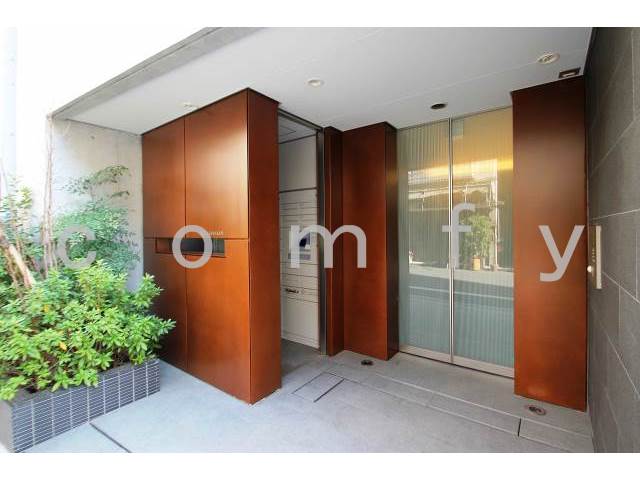 エントランス　エントランス前