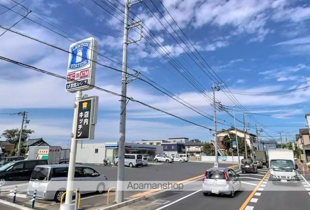 コンビニ　ローソン三郷戸ケ崎店（コンビニ）まで763m