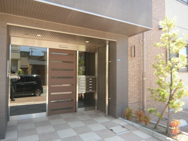 エントランス　オートロック付エントランス