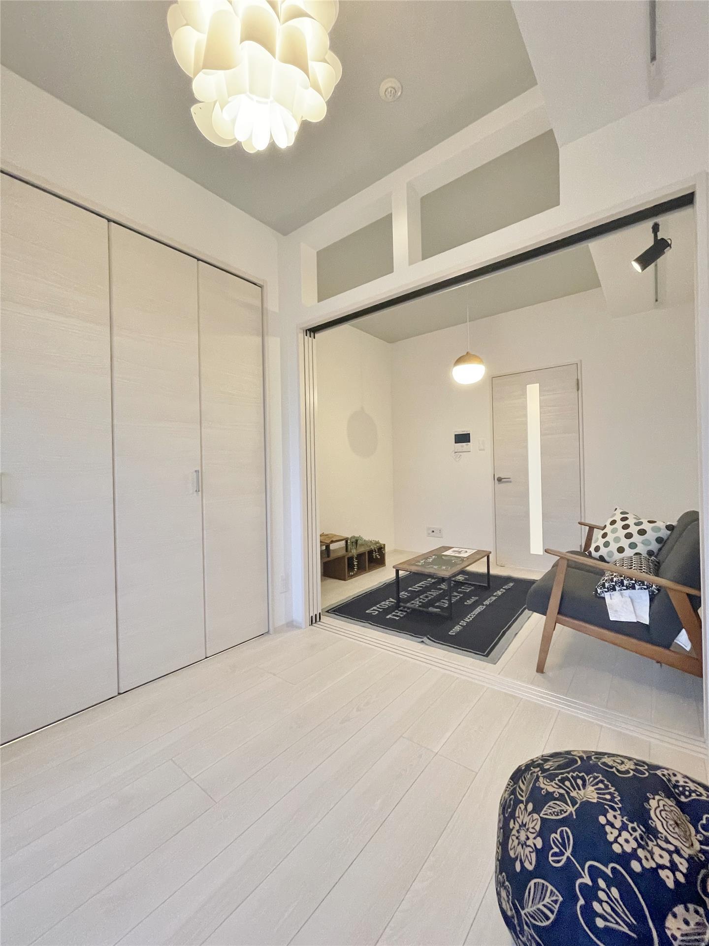 居室・リビング　※モデルルーム写真のため、入居時家具・備品等はついてきません