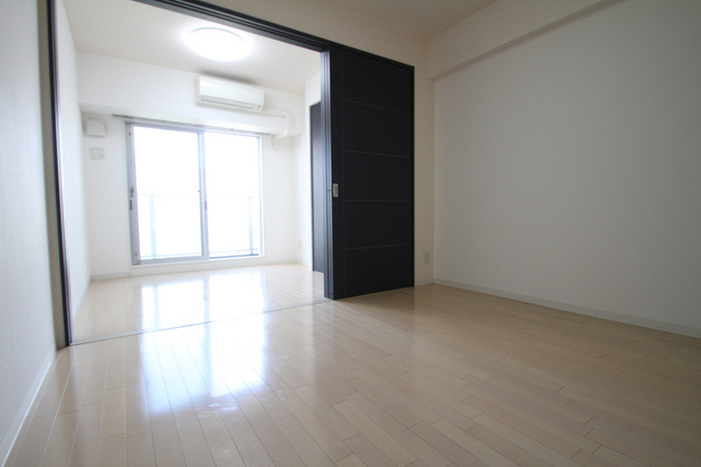 居室・リビング　※同号室別室の参考写真です。