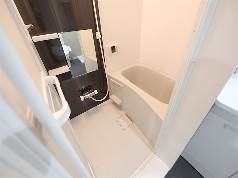 バス・シャワールーム　浴室暖房乾燥機付　追い焚き・オートバス機能付お風呂