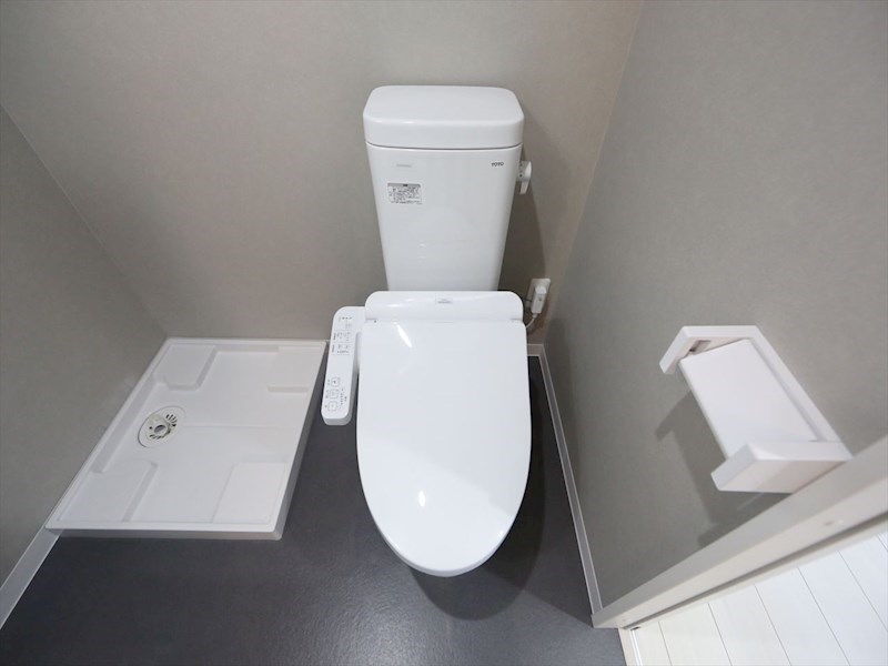 トイレ　温水洗浄暖房便座付トイレ