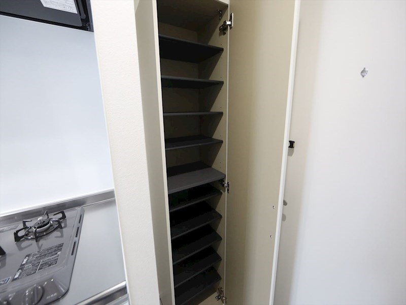 玄関　玄関　シューズボックス付（収納充実してます）