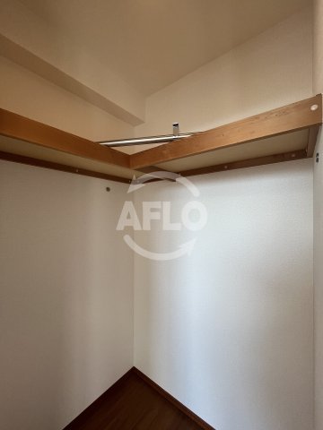 収納　ノルデンハイム江坂　ウォークインクローゼット