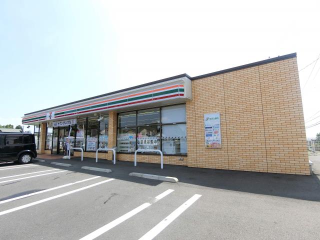 コンビニ　セブンイレブン鹿児島吉野帯迫中央店（コンビニ）まで492m