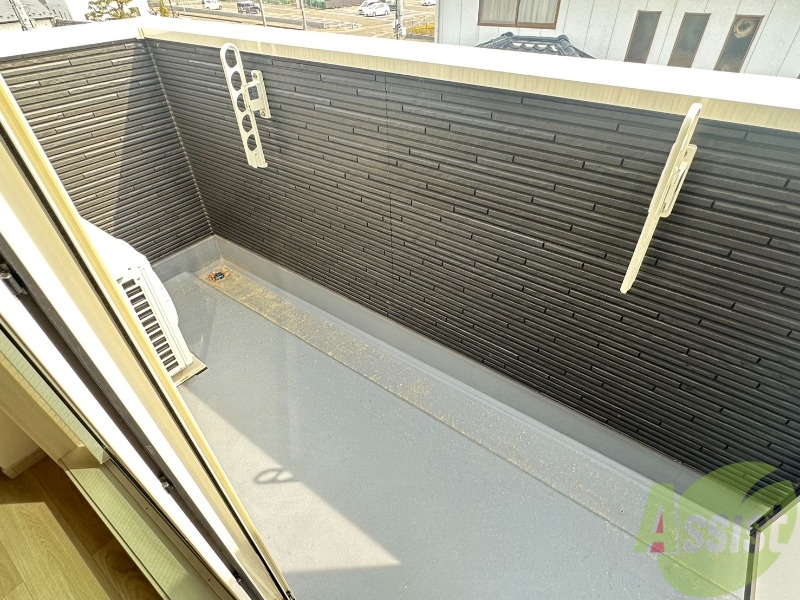 バルコニー　バルコニーはコチラです。陽当たり良好です。