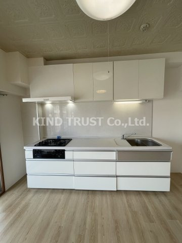 キッチン　コンパクトなキッチンで掃除もラクラク