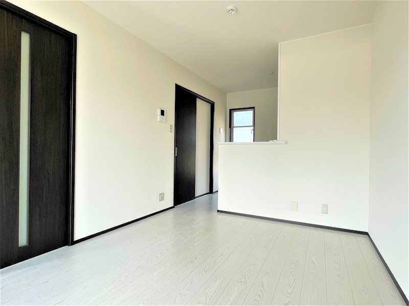 居室・リビング　約10帖LDKは温かい陽の光が差し込みます。