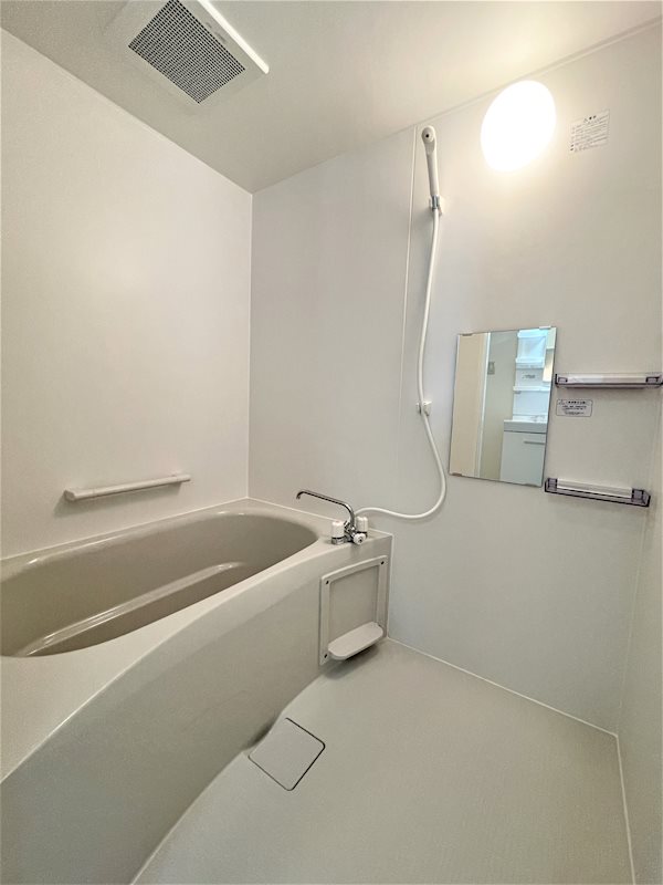 バス・シャワールーム　24間換気システムを敷設。清潔にご利用可能。