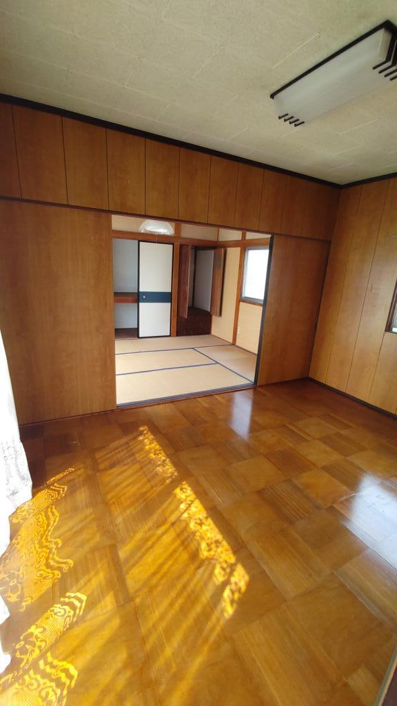 郡山6丁目貸家の居間写真